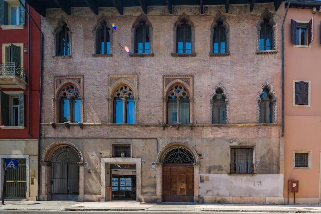 Magnificent 1800 In The Heart Of Verona Exterior foto